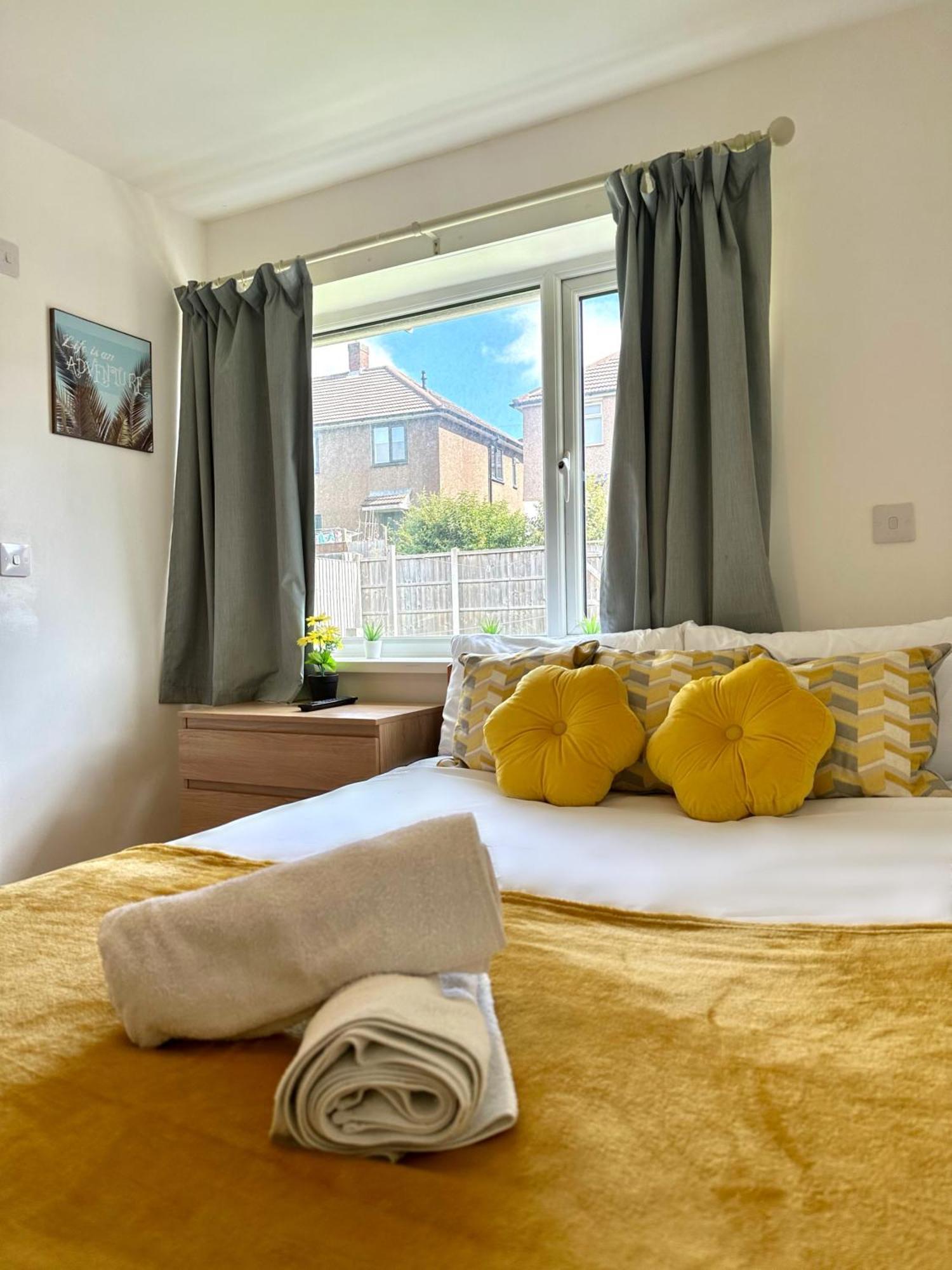 Homestay Langdale House 5 Bedroom 7 Beds 3 Bathrooms Derby